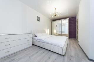 Апартаменты FlatRent Drahomanova 2a Киев Апартаменты с 2 спальнями-1