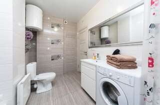 Апартаменты FlatRent Drahomanova 2a Киев Апартаменты с 2 спальнями-17