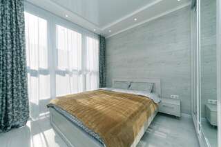 Апартаменты FlatRent Drahomanova 2a Киев Апартаменты Делюкс-1