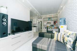 Апартаменты FlatRent Drahomanova 2a Киев Апартаменты Делюкс-5