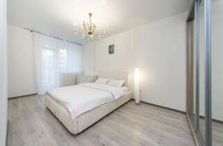 Апартаменты FlatRent Drahomanova 2a Киев Апартаменты с 2 спальнями-3