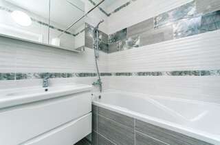 Апартаменты FlatRent Drahomanova 2a Киев Улучшенные апартаменты-8