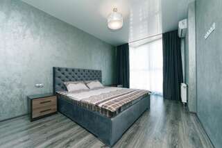 Апартаменты FlatRent Drahomanova 2a Киев Улучшенные апартаменты-1