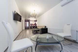 Апартаменты FlatRent Drahomanova 2a Киев Апартаменты с 2 спальнями-9