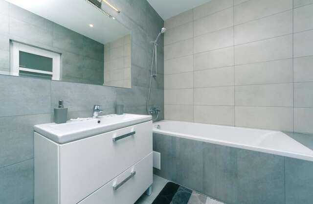 Апартаменты FlatRent Drahomanova 2a Киев-31